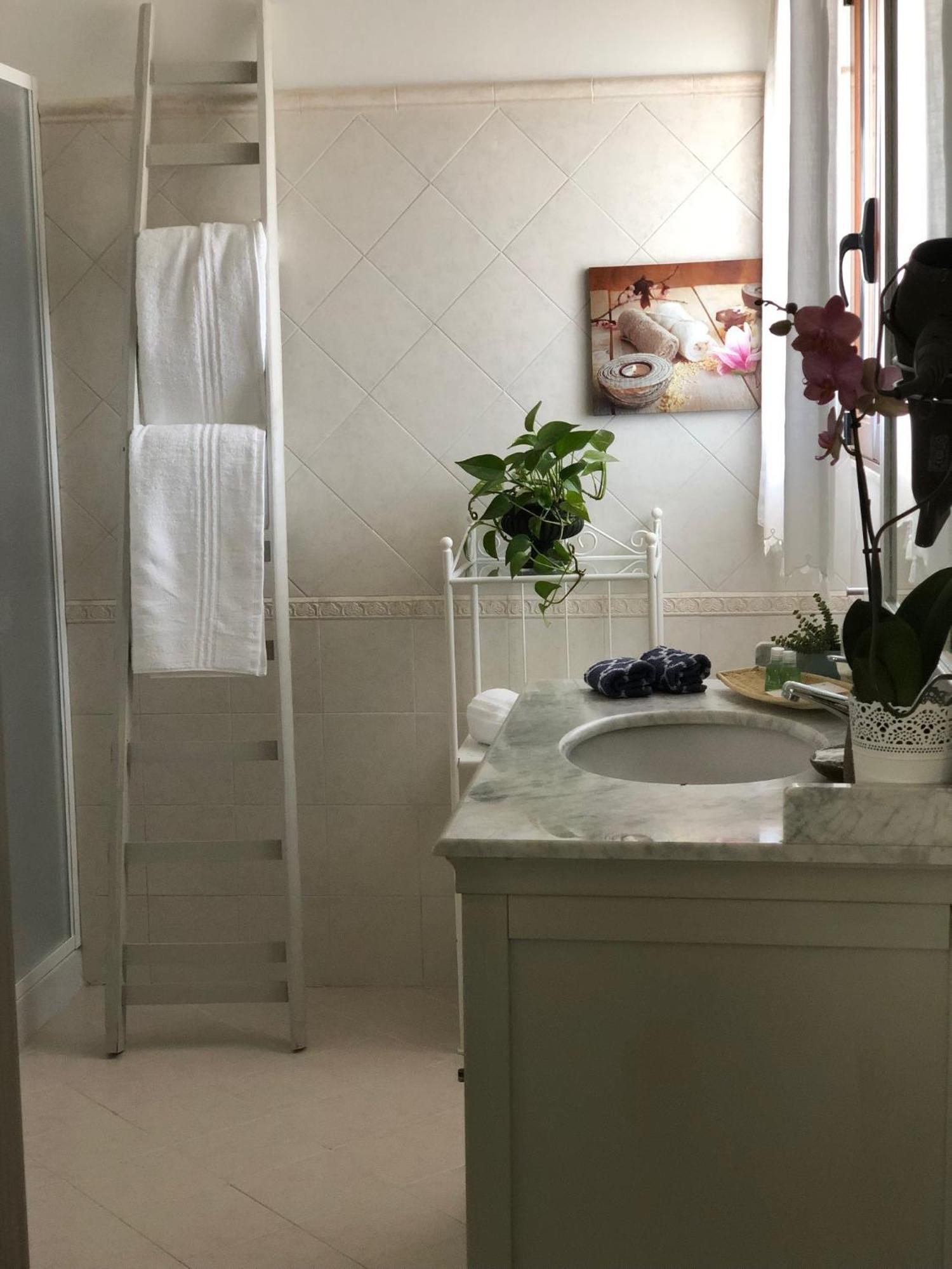 아볼라 La Rosa Dei Venti B&B 외부 사진